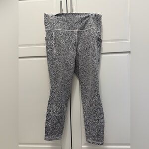 Athleta Salutation Stash Textured Tight